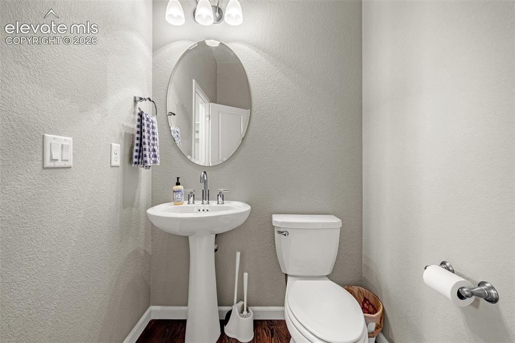Image 41 of 50: Bathroom
