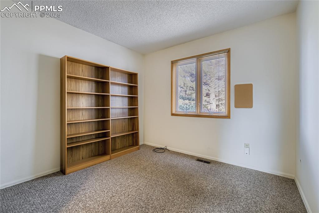 Image 16 of 35: Bedroom