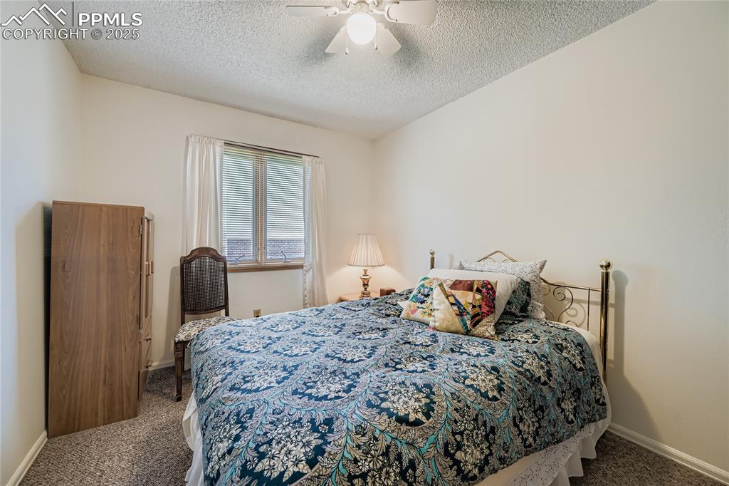 Image 18 of 35: Bedroom