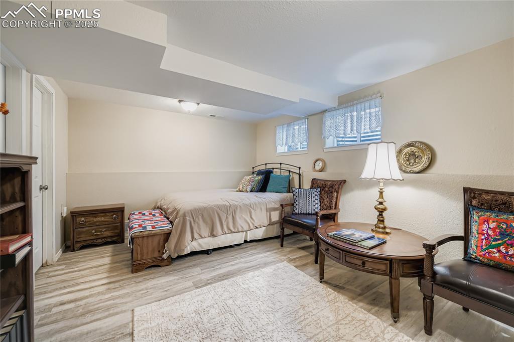 Image 20 of 35: Bedroom