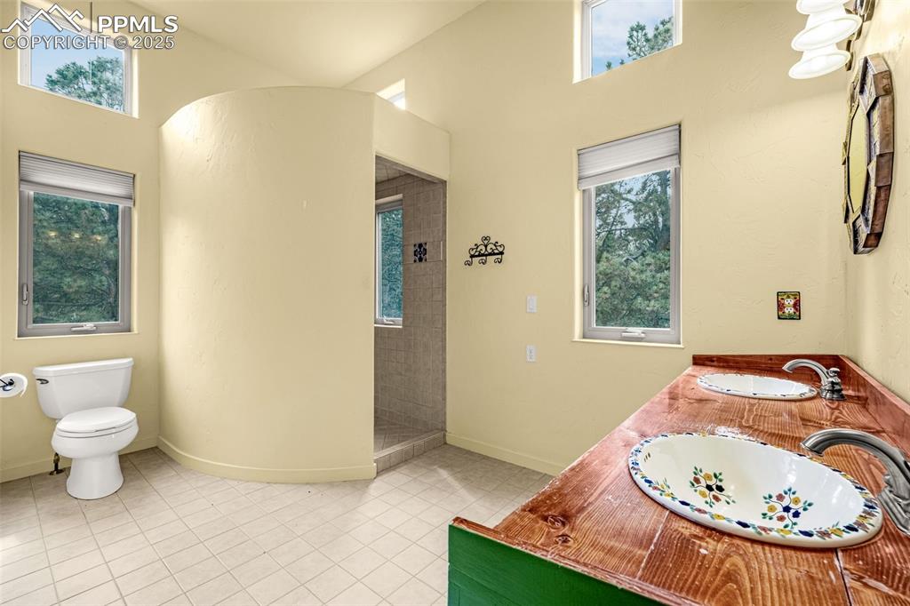 Image 24 of 41: Master Bathroom