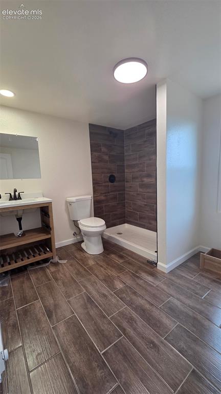 Image 16 of 23: Bathroom