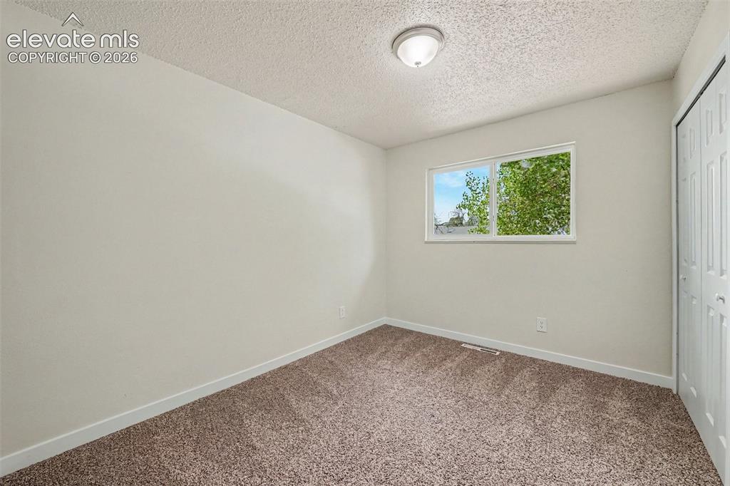 Image 15 of 19: Bedroom
