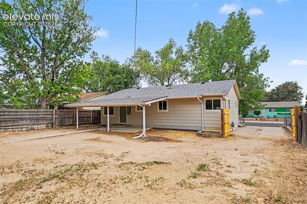 Image 19 of 19: Back of Structure