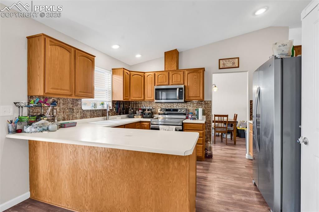 Image 14 of 39: Kitchen