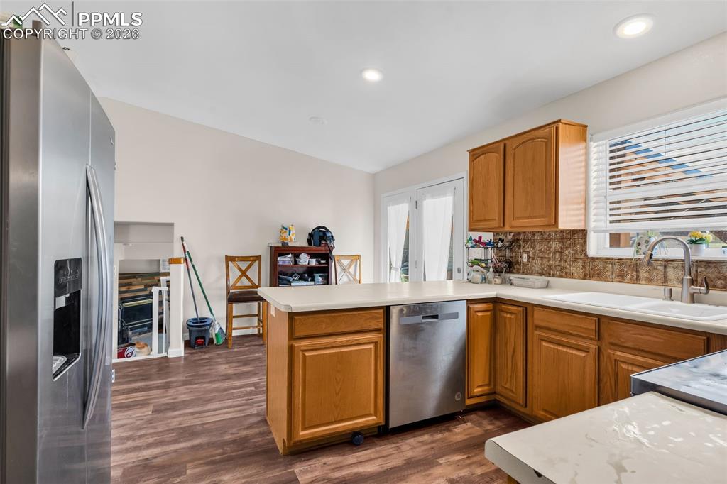 Image 17 of 39: Kitchen