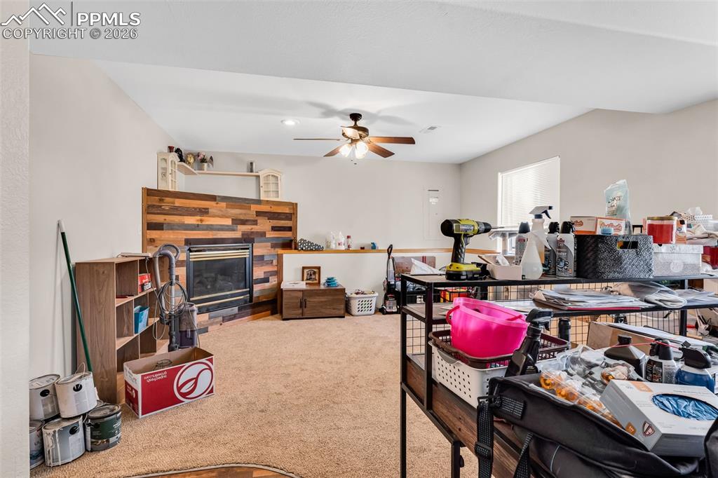 Image 28 of 39: Family Room