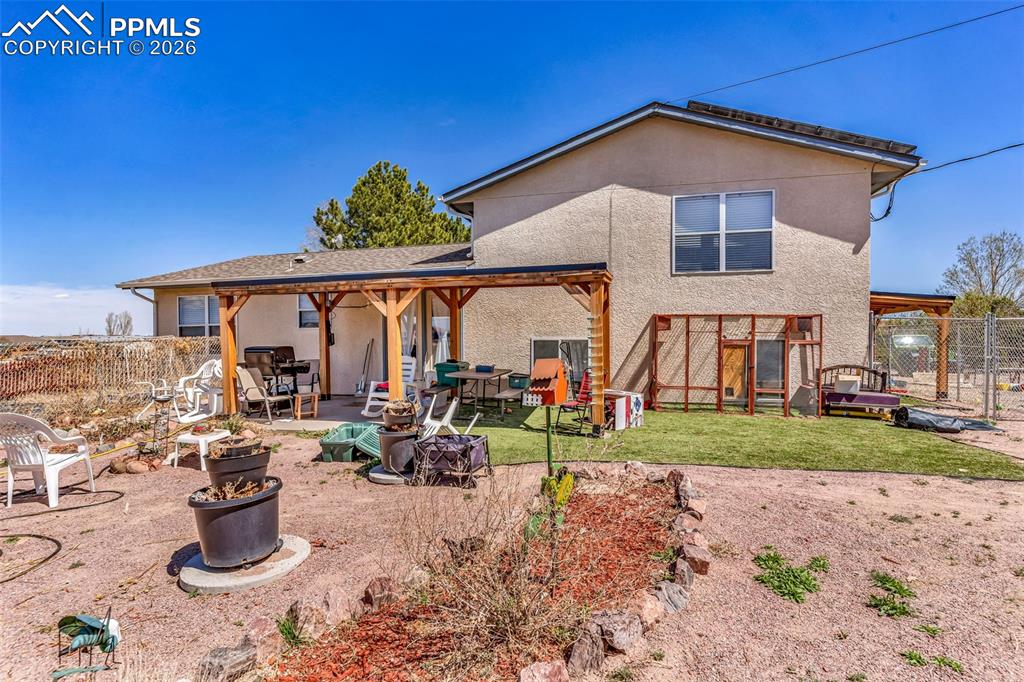 Image 34 of 39: Back of Structure