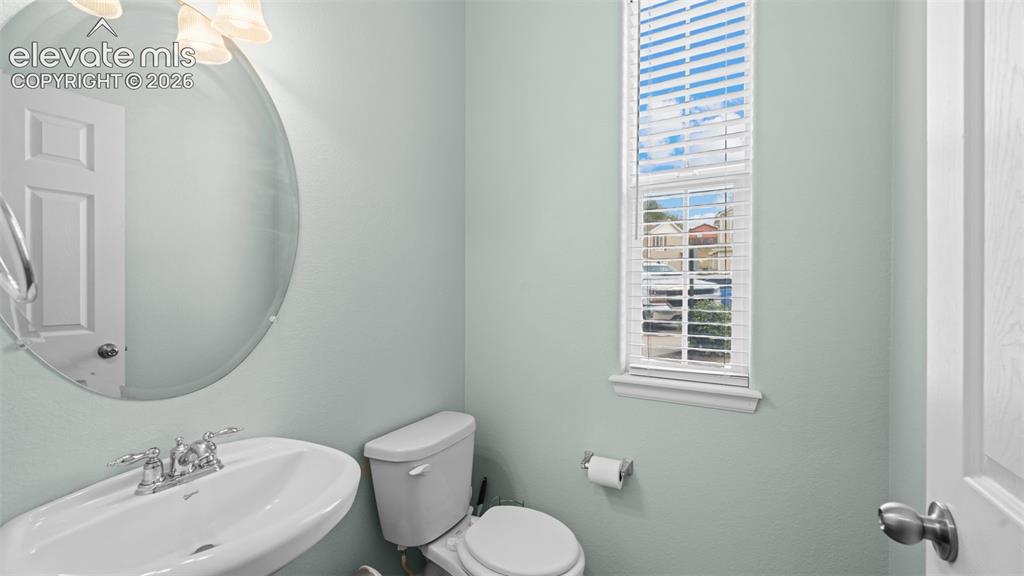 Image 14 of 31: Bathroom