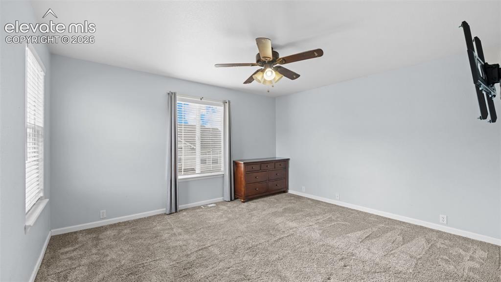 Image 15 of 31: Bedroom