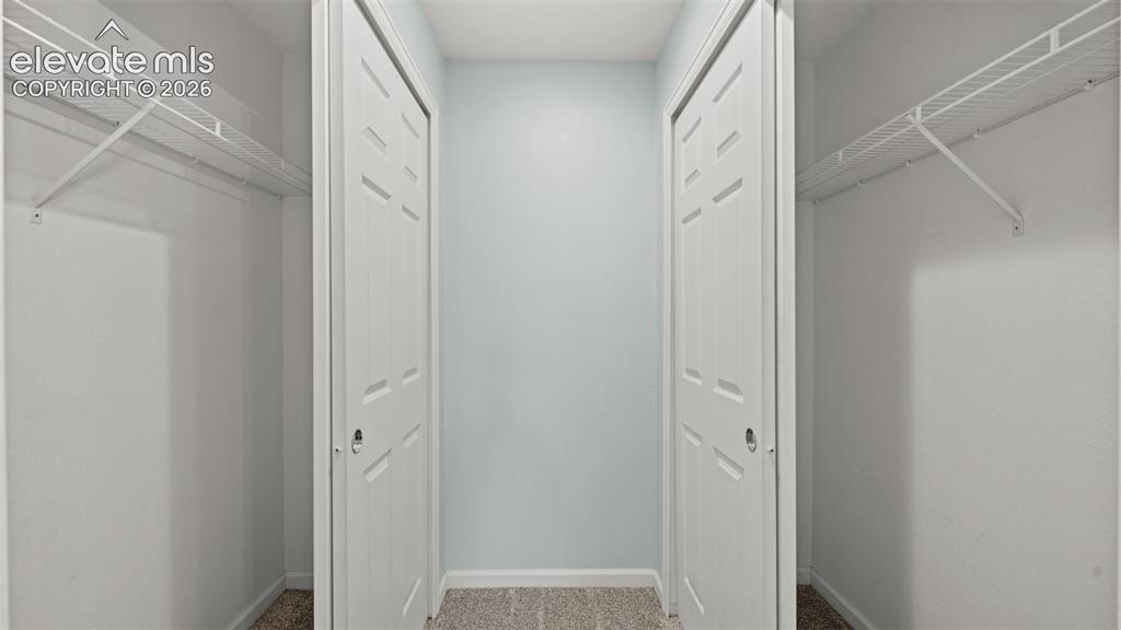 Image 18 of 31: Closet