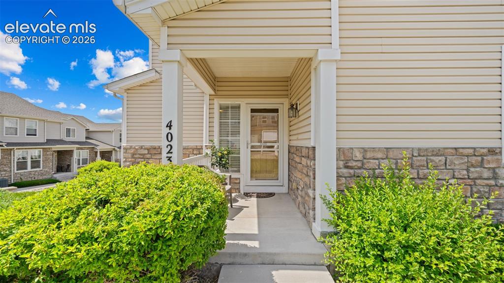 Image 2 of 31: Entry
