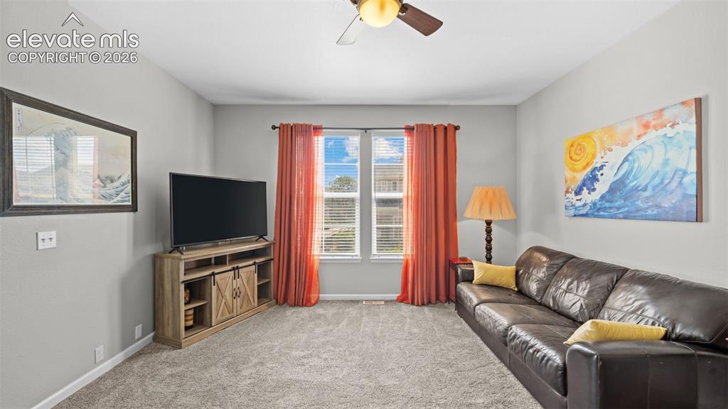 Image 6 of 31: Living Room