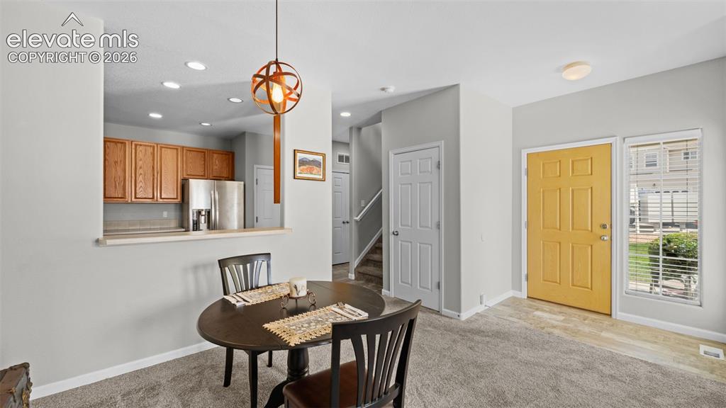 Image 9 of 31: Dining Area