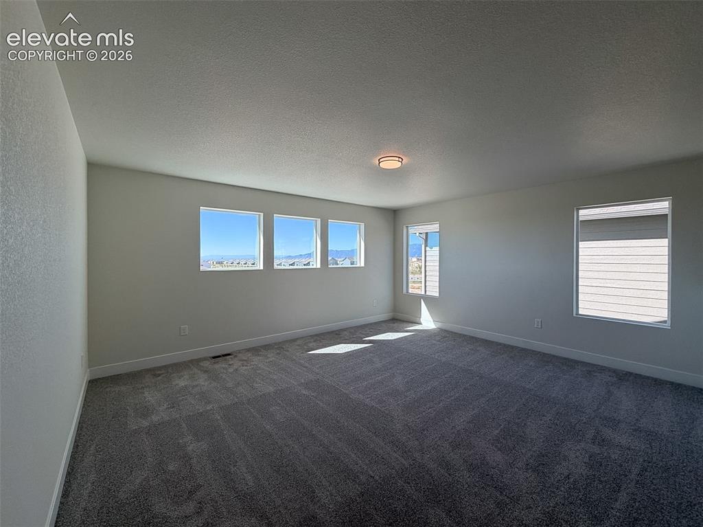 Image 21 of 42: Loft