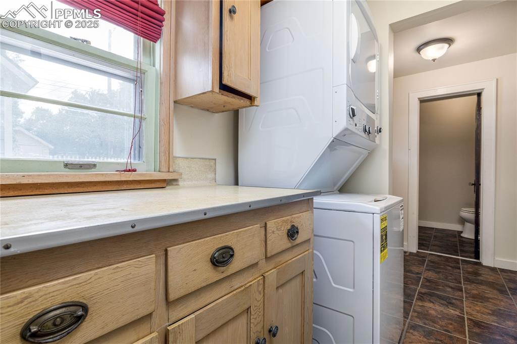 Image 16 of 33: Laundry