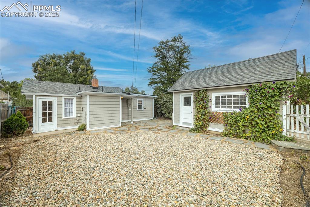 Image 2 of 33: Back of Structure