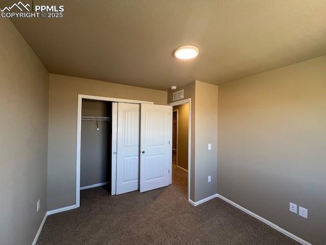 Image 16 of 20: Bedroom