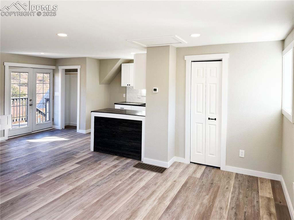 Image 31 of 50: Kitchen