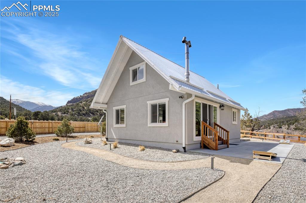 Image 40 of 50: Back of Structure