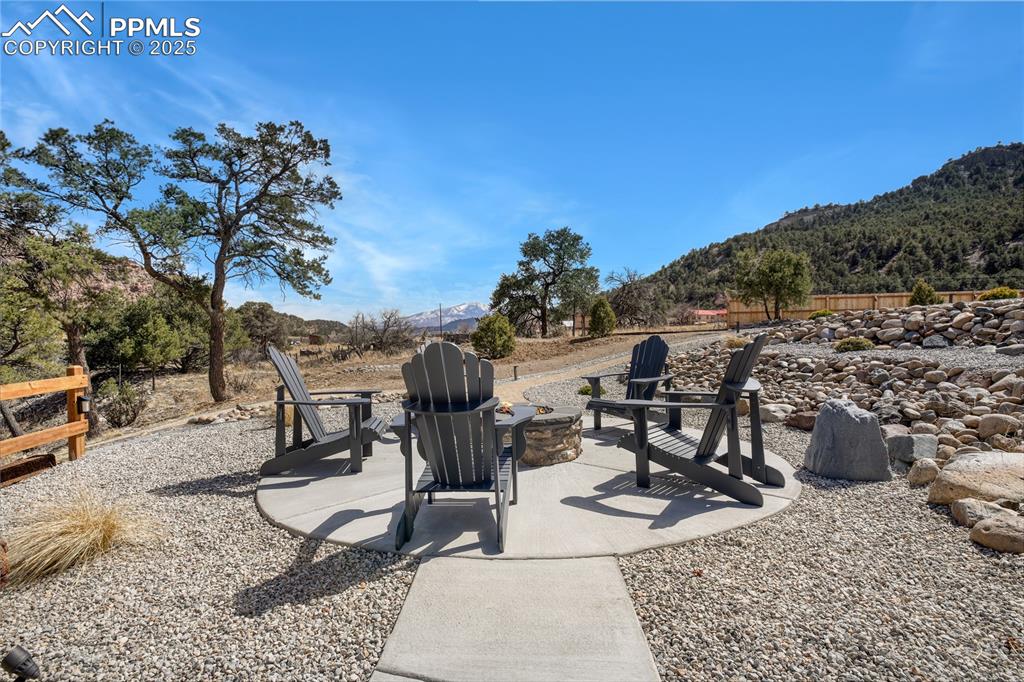 Image 42 of 50: Patio