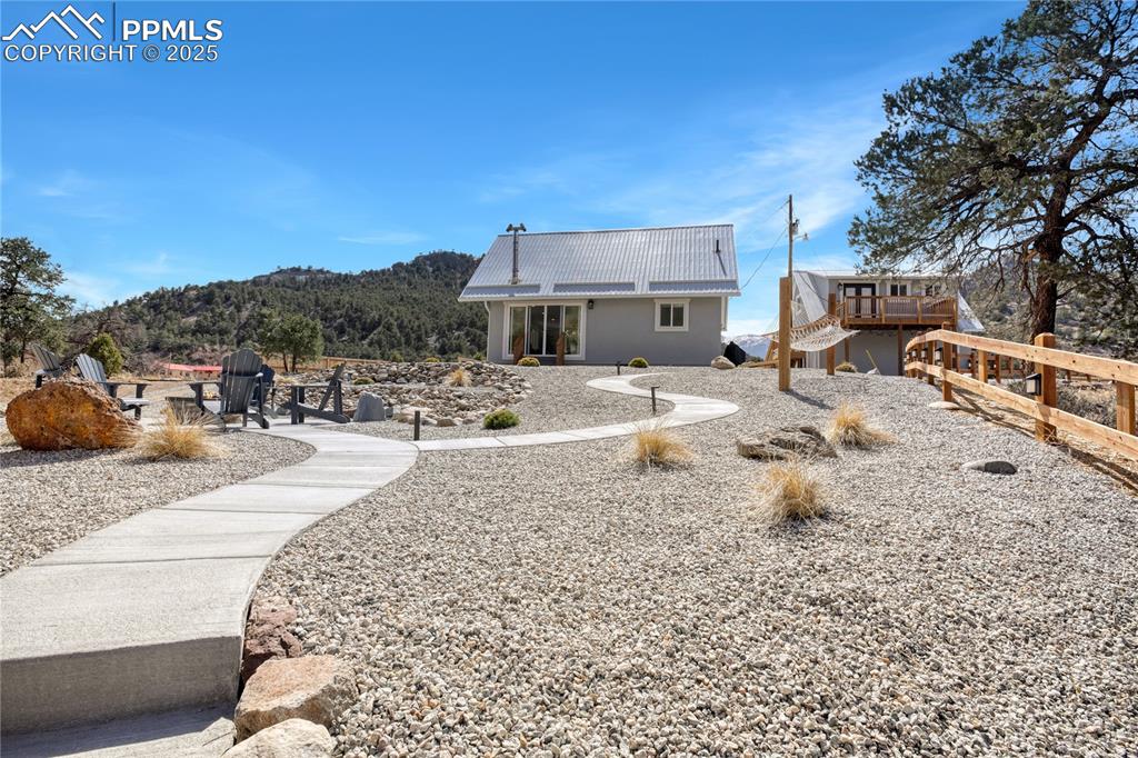 Image 5 of 50: Back of Structure