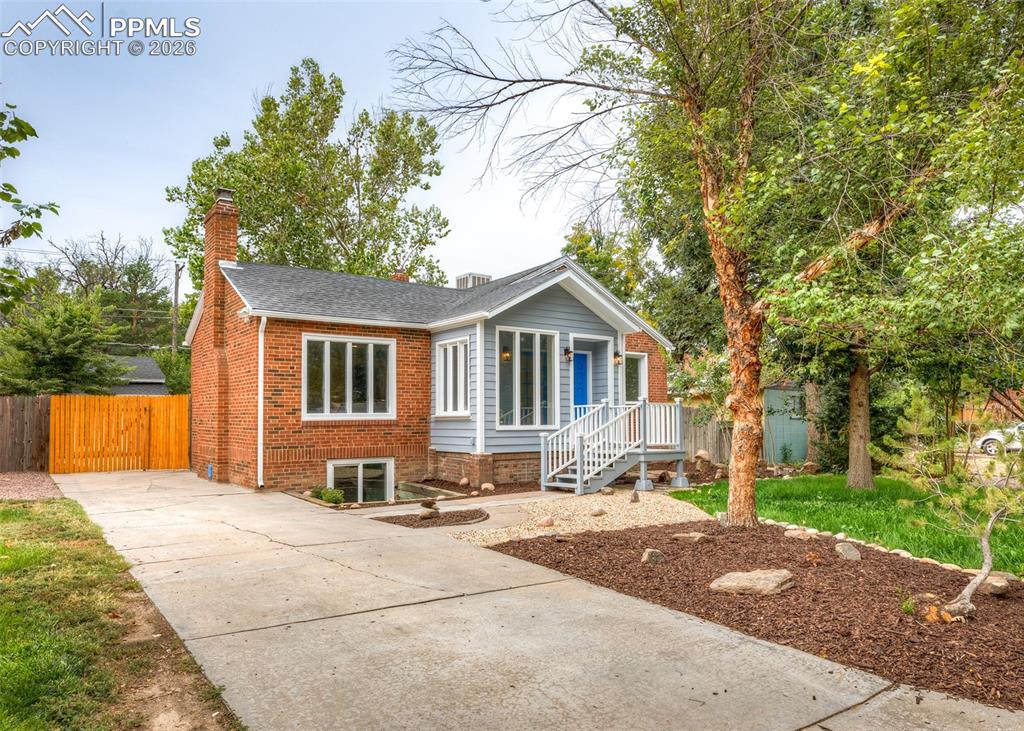 Image 2 of 15: Front of Structure