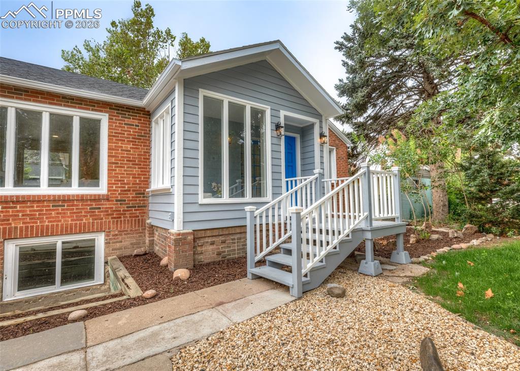 Image 4 of 15: Side of Structure