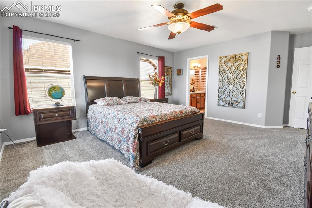 Image 19 of 40: Bedroom