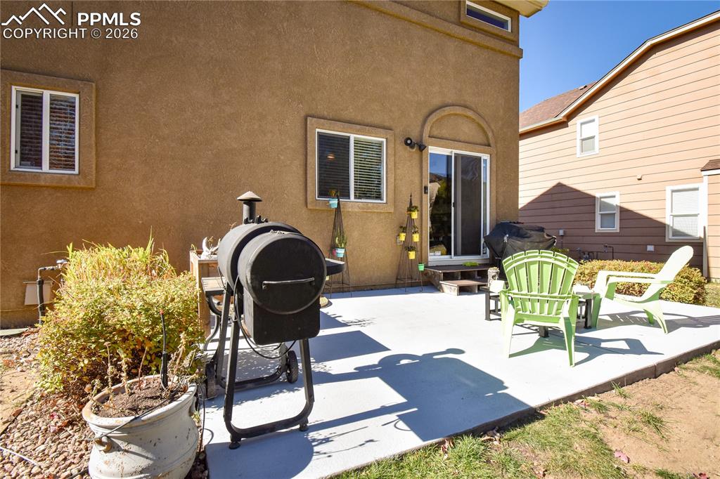 Image 6 of 40: Patio