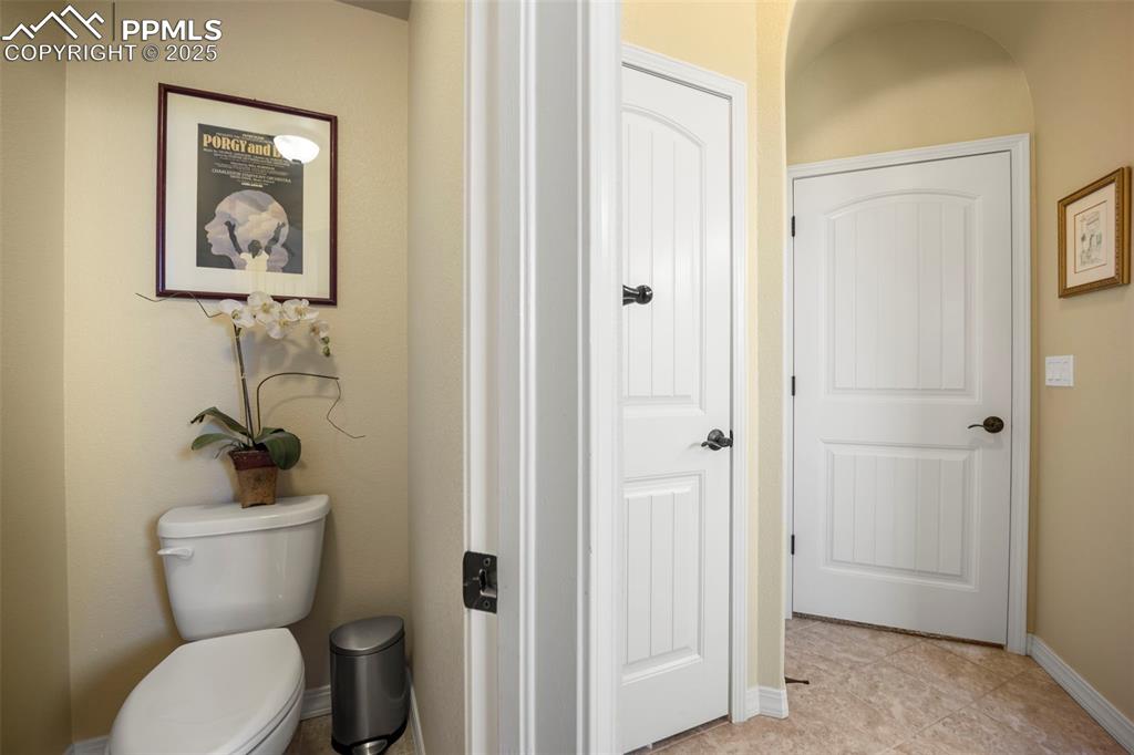 Image 27 of 50: Bathroom