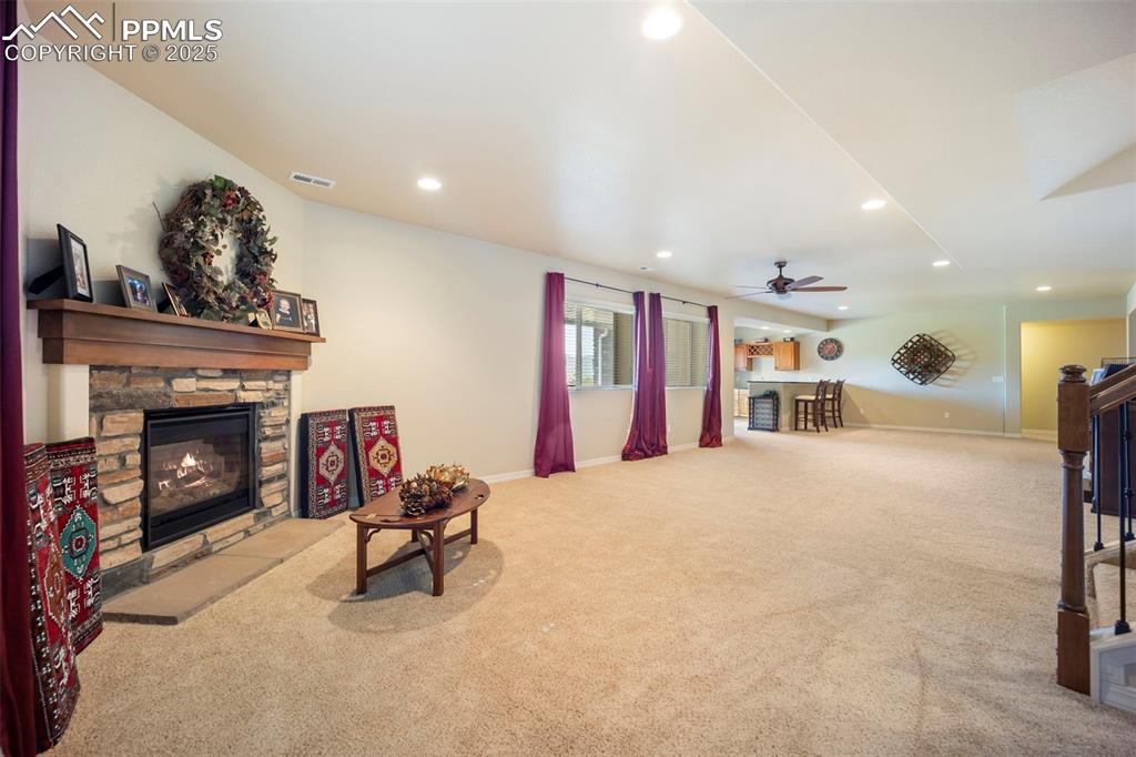 Image 30 of 50: Living Room