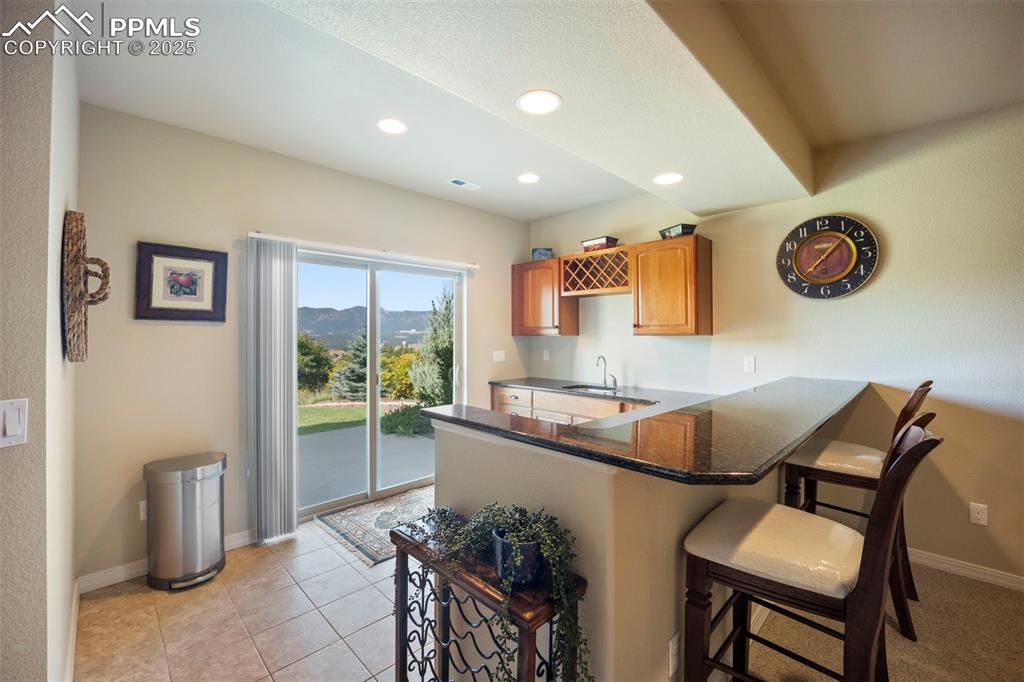 Image 33 of 50: Kitchen