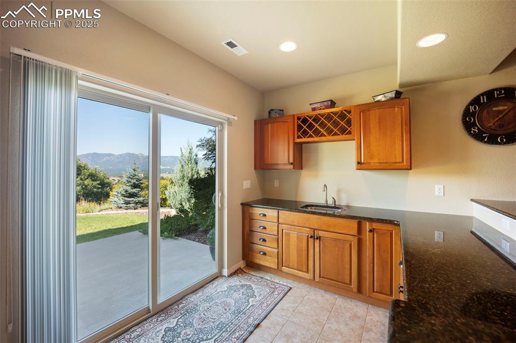 Image 34 of 50: Kitchen