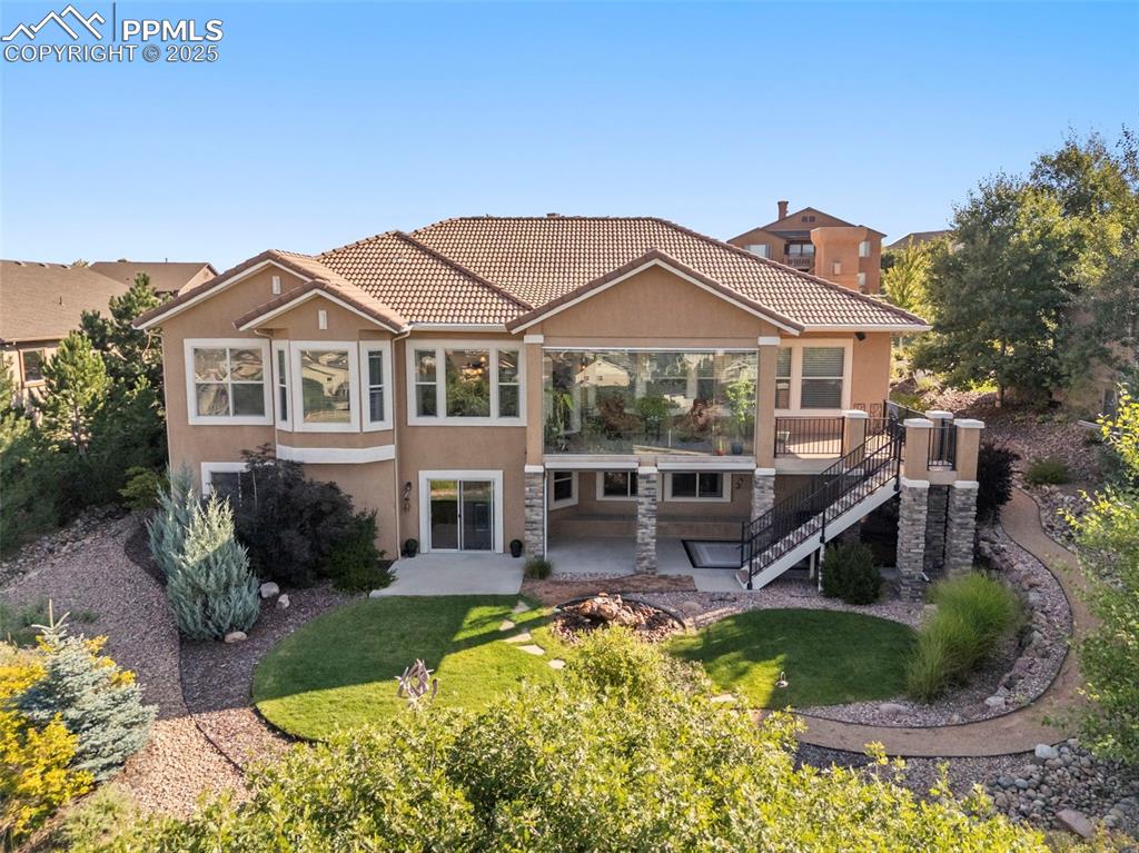 Image 50 of 50: Back of Structure