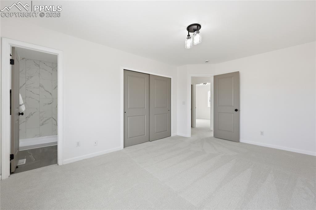 Image 14 of 30: Bedroom