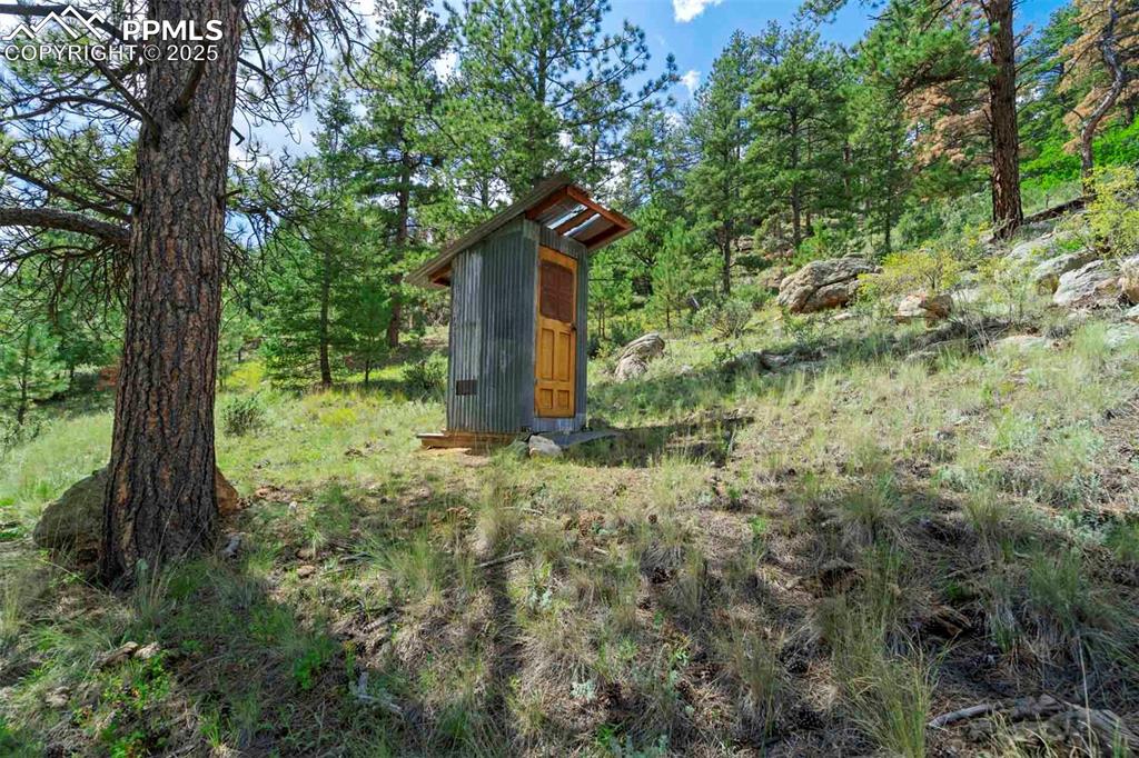 Image 17 of 50: Out Buildings