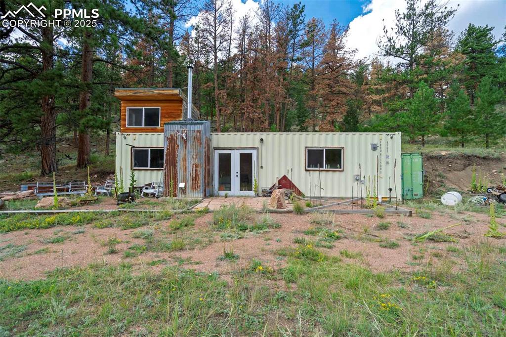 Image 7 of 50: Back of Structure