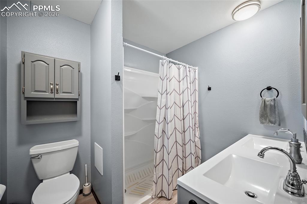 Image 26 of 49: Master Bathroom