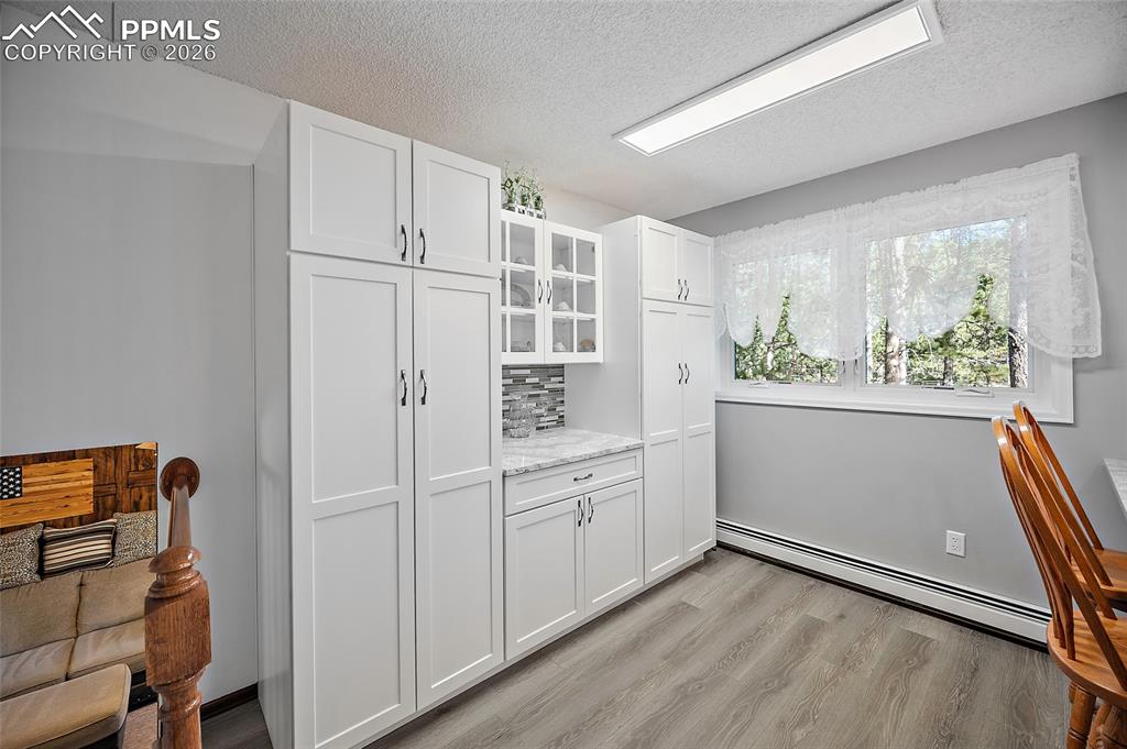 Image 9 of 49: Kitchen