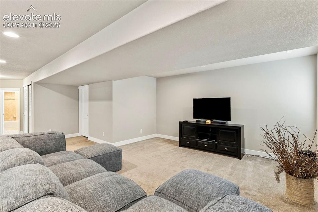 Image 30 of 38: Family Room