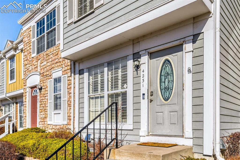 Image 2 of 22: Entry