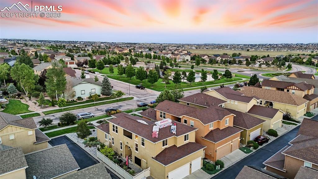 Image 49 of 50: Walking distance to neighborhood park.