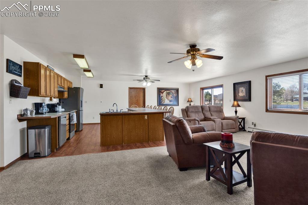 Image 8 of 50: Living Room