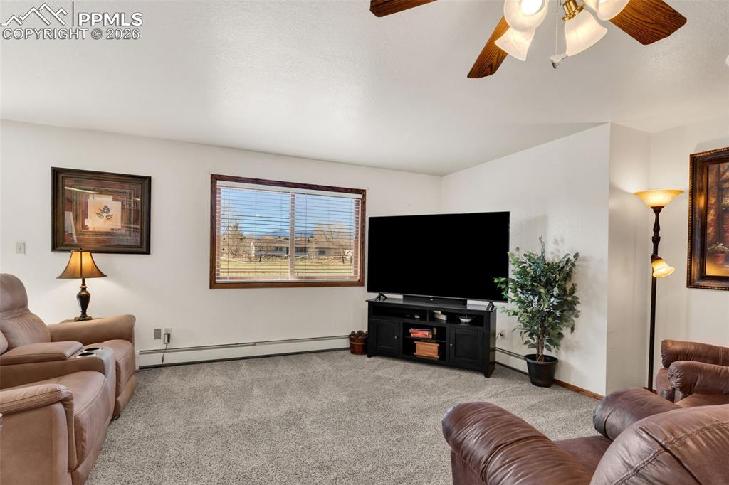 Image 9 of 50: Living Room