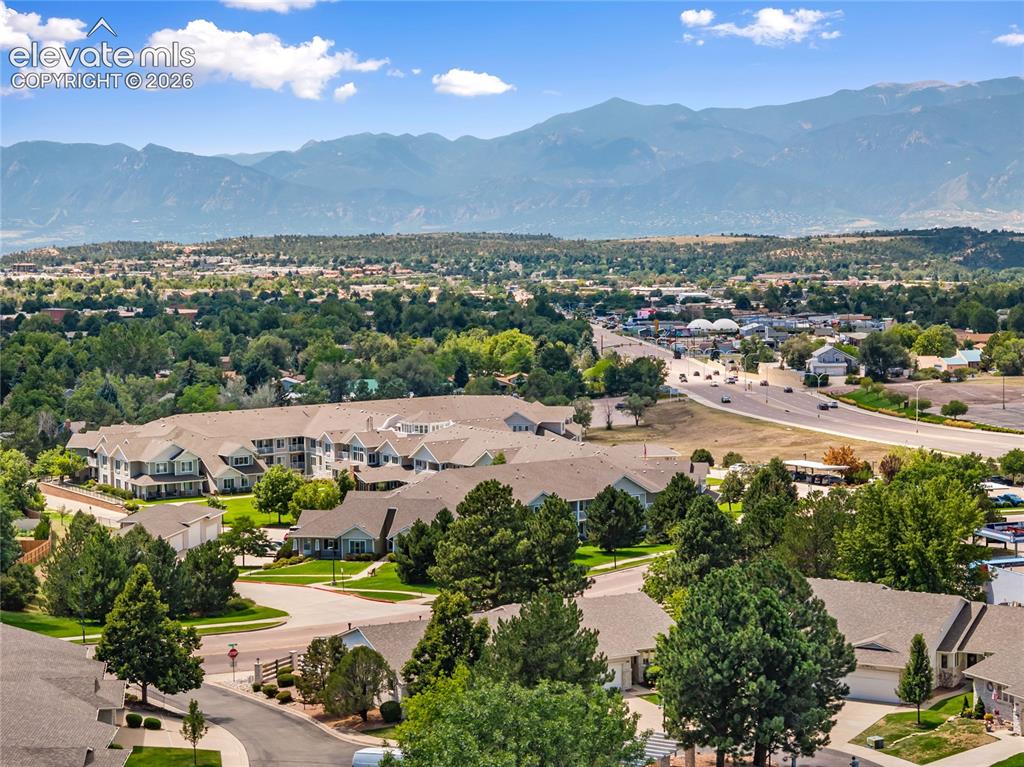 Image 14 of 43: This location is idea - close to shopping, etc!