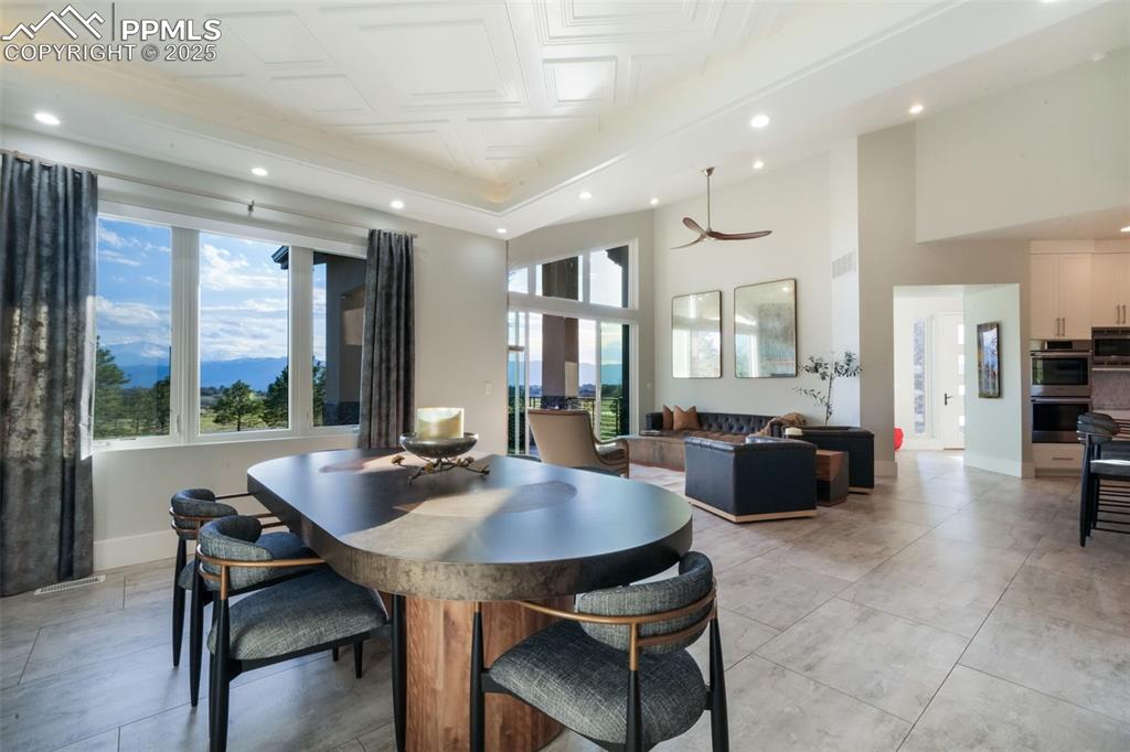 Image 13 of 50: Dining Area