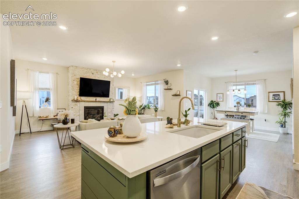 Image 14 of 43: Kitchen