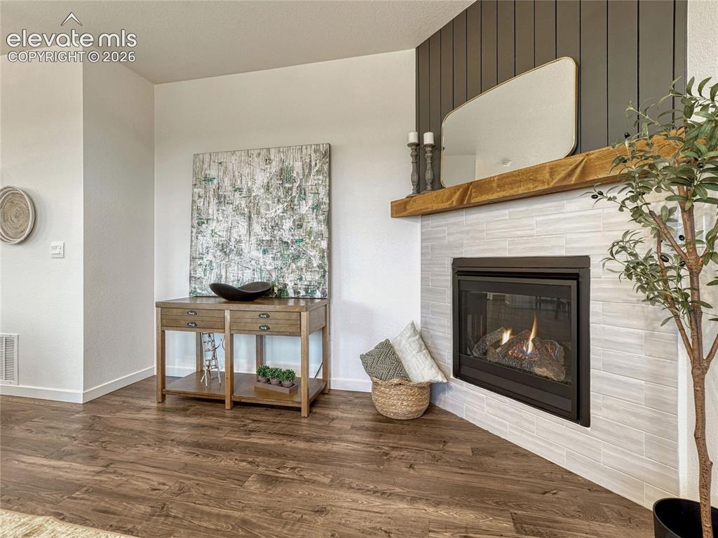 Image 9 of 45: Dining Area
