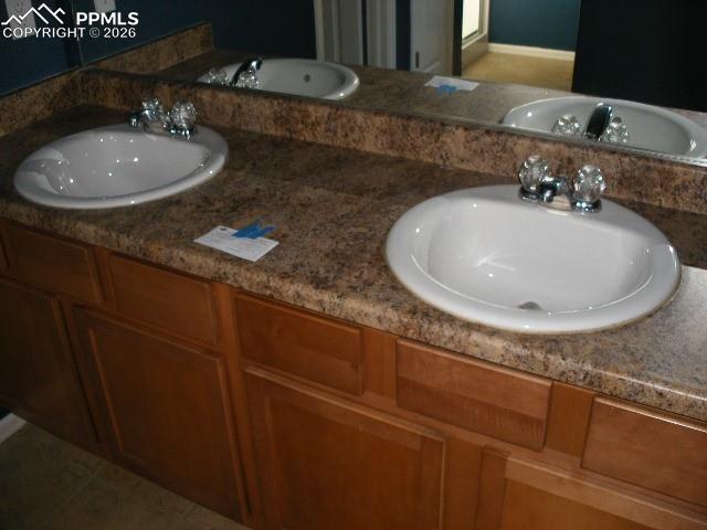 Image 5 of 47: Bathroom